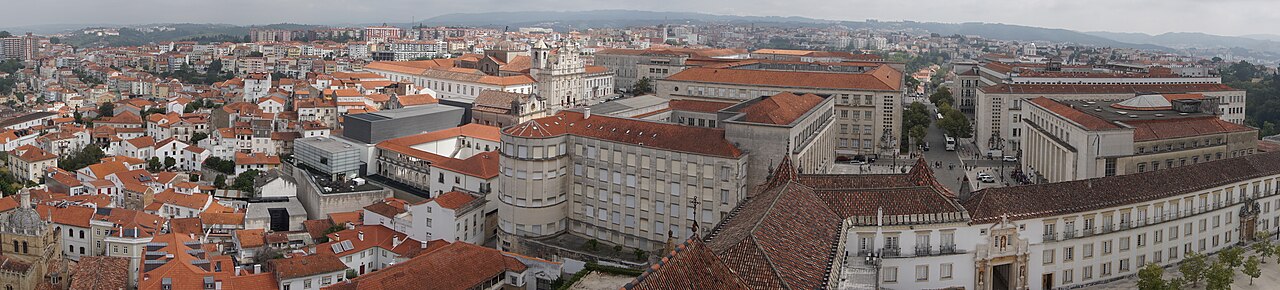 Vista panorâmica real da cidade de Coimbra